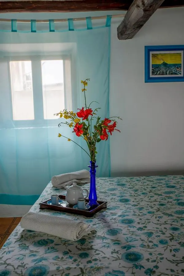 Strombolicchio Apartment